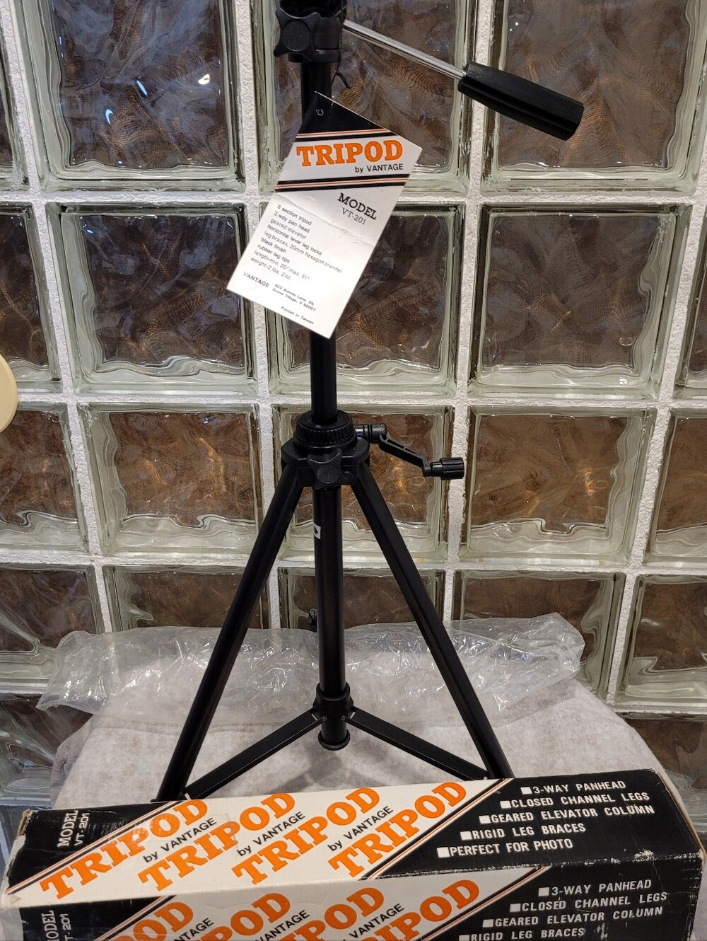 Vtg NOS Open Box Vantage VT-201 Camera Tripod 3-Way Pan Head Geared Boxed 51"